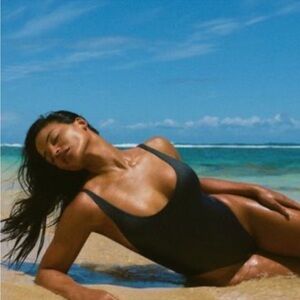 SKIMS Signature Swim Scoop Neck Onyx Black One Piece Swimsuit NWT Size‎ 2X